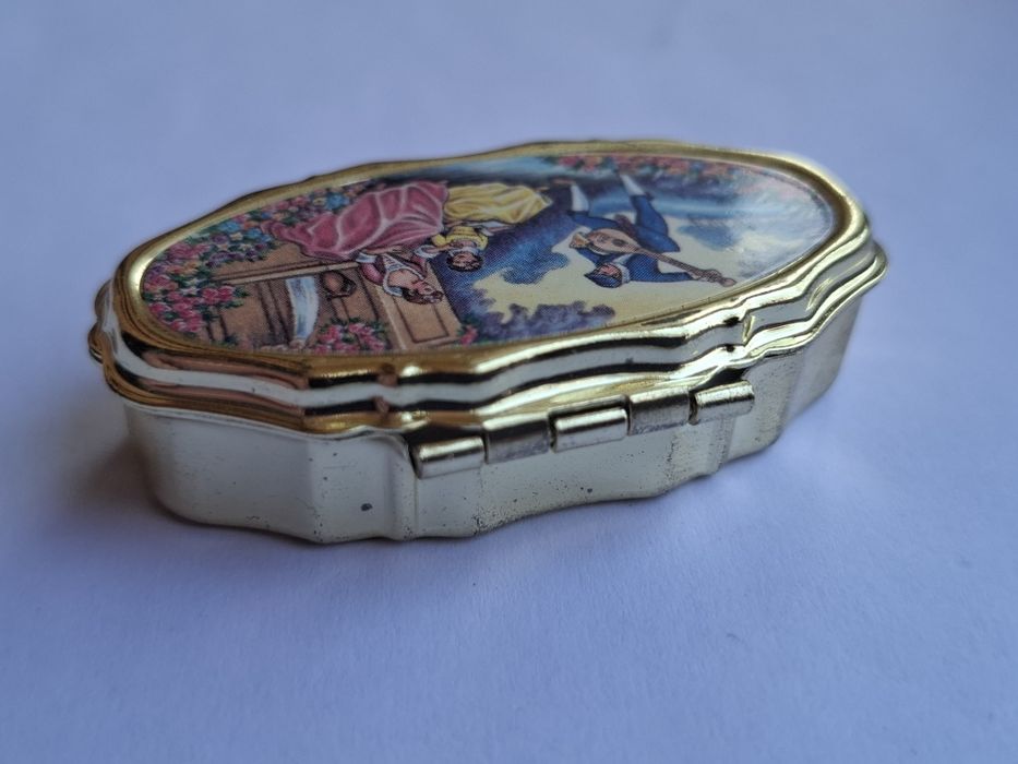 Cutiuță din metal pentru bijuterii,medicamente