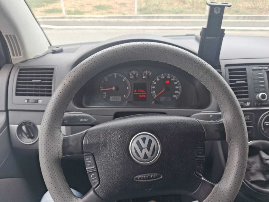 Volkswagen Multivan 2007 diesel, 9.649 € — imagine 4