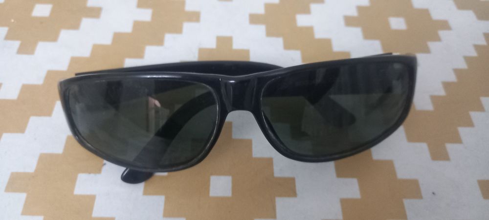 Очки солнцезащитные