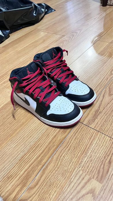 Adidasi jordan 1