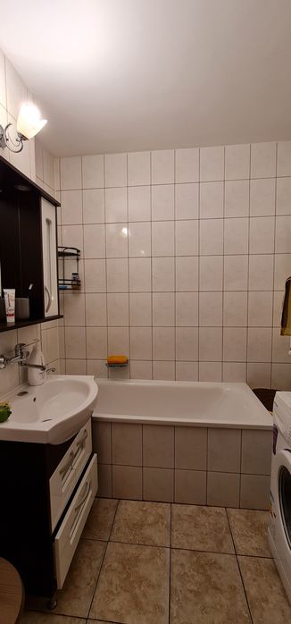 Ap. 2 camere zona Spital si Sc. 2 cu loc de parcare