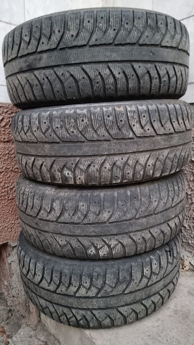 Продам шины Bridgestone 285/60r18