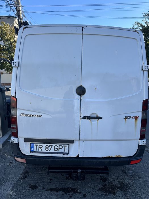 Vand mercedes sprinter motor 2.2.   130 cp.  An fab 2007  nr tel 0742775791