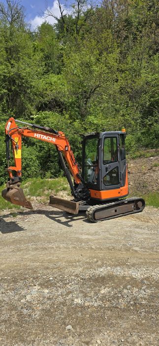 Vând miniexcavator Hitachi u33 an 2016