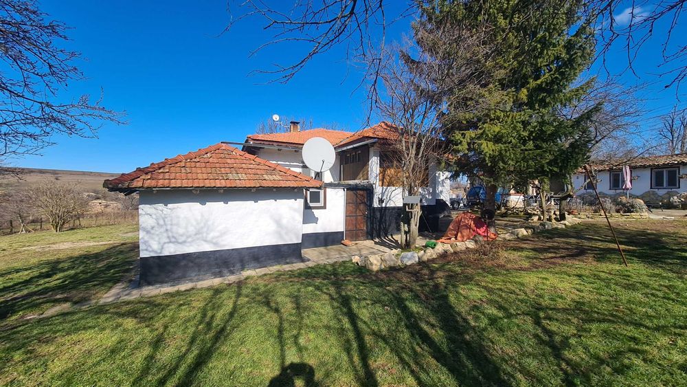 Продава се Къща в Бургас, Акациите - 140 кв.м за 486 €/кв.м - Снимка #1
