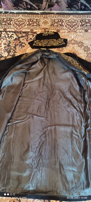 продаю Шапан и камзол