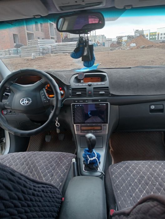 Продаю Тоуота авенсис 2003
