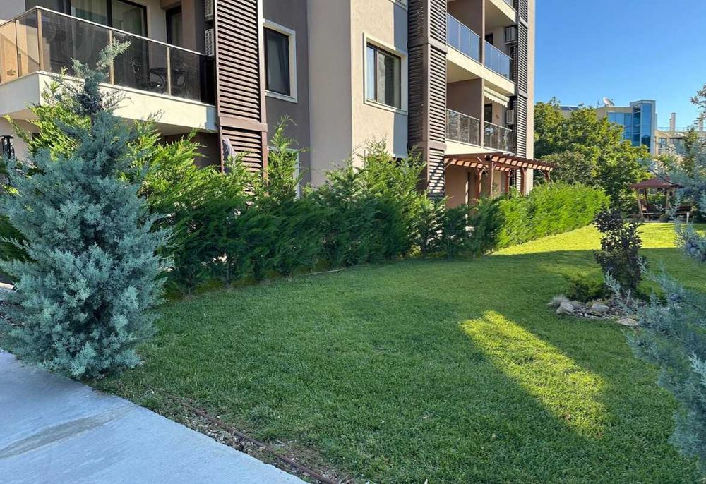 Дава се под наем Двустаен апартамент в к.к. Св.Св. Константин и Елена - 78 кв.м за 650 € - Снимка #13