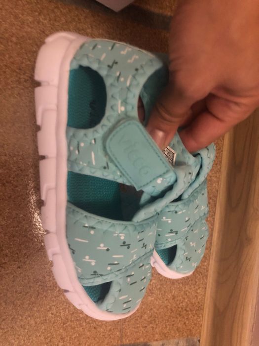 Детски сандали пантофи