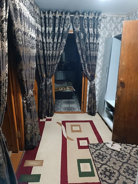 3.хонали квартира хамма жихозлари билан сотилади.