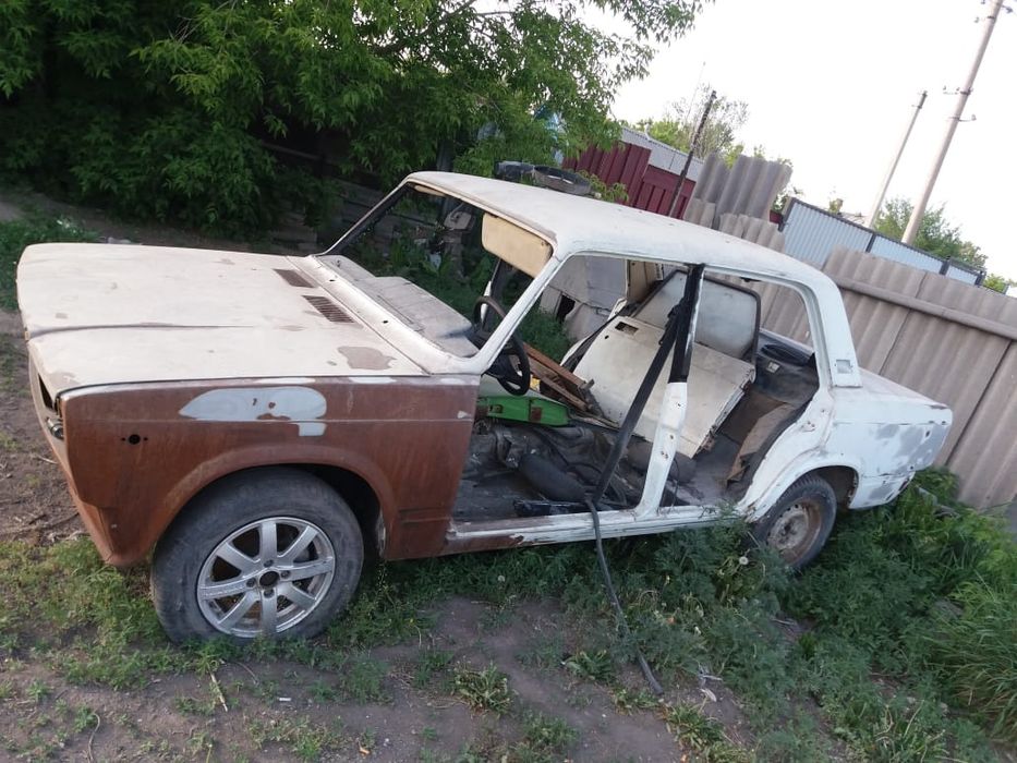 Продам ВАЗ 2107 инжектор вторая бонусом