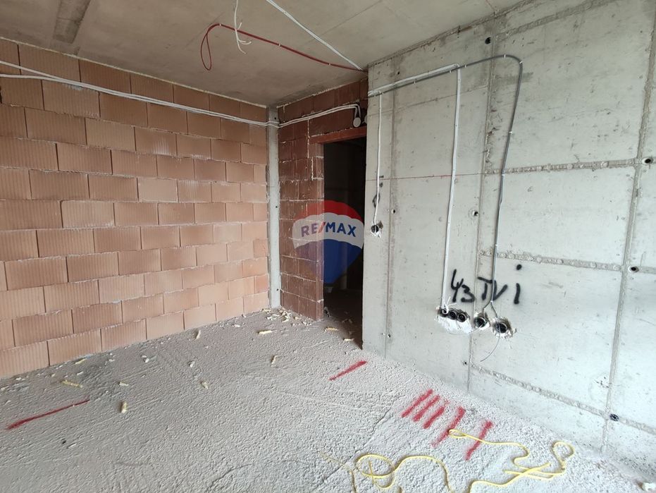 Продава се Двустаен апартамент в Варна, Възраждане 1 - 73 кв.м за 1939 €/кв.м - Снимка #6