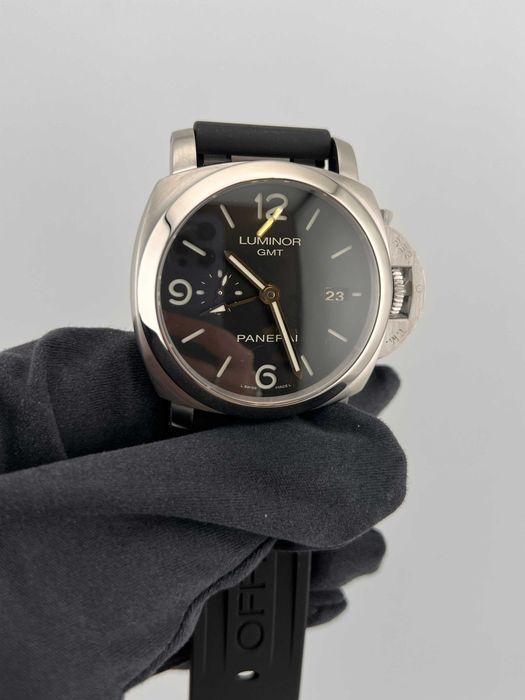 Наручные часы Panerai Luminor