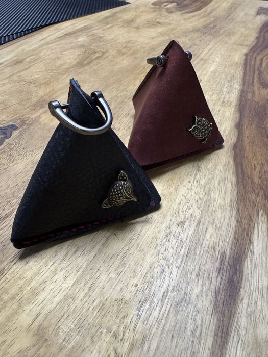 Ръчноизработен кожен монетник/тайник