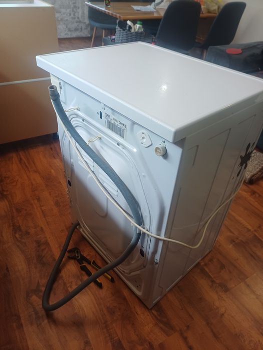 Продавам пералня машина  ППродавам пералня машина Ariston hotpoint 6 кг