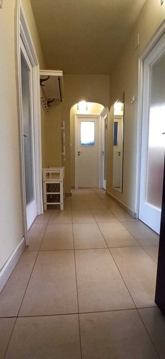 Inchiriez apartament cu 3 camere, complet mobilat și utilat (pe termen lung):