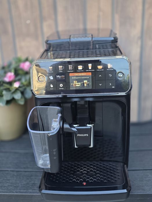 Philips Series 5400 LatteGo (модел EP5447/90)