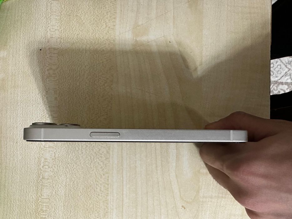 Продам Айфон  14