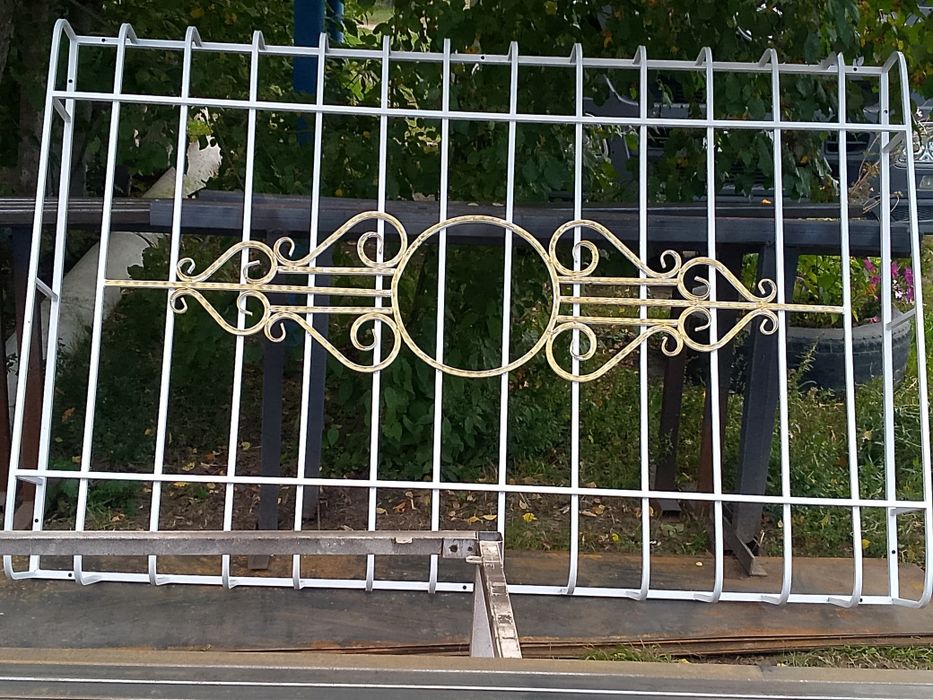 Решетка оконная.