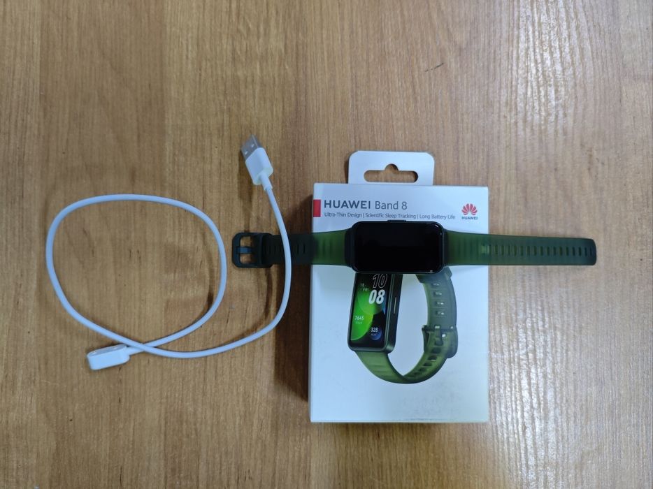 Умный браслет, Huawei Band 8