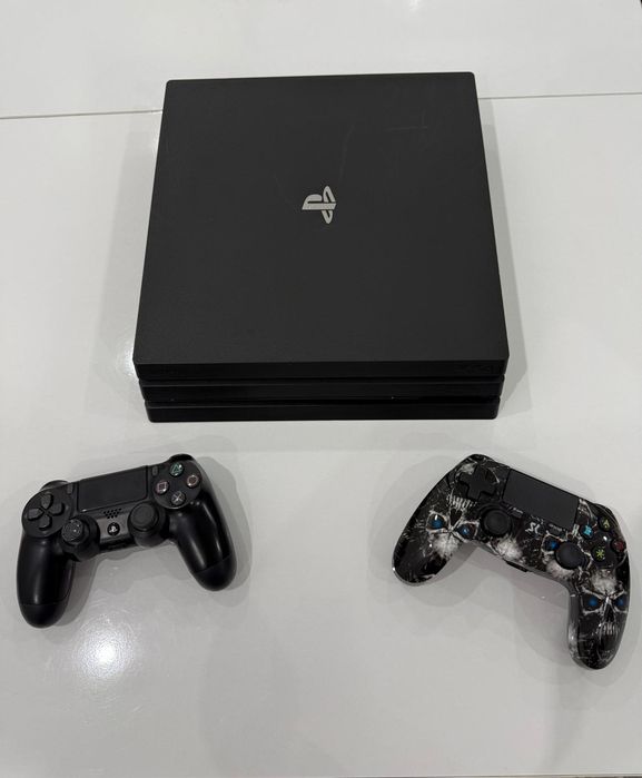 Sony PlayStation 4 pro 1TB,модел CUH-7216B
