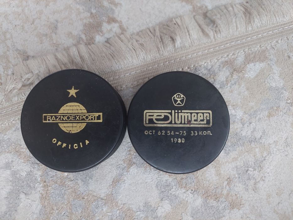 Шайба хоккейная коллекционная