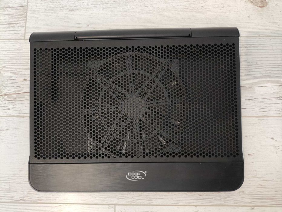 Охладител за лаптоп до 17 инча Deepcool с подсветка (синя)