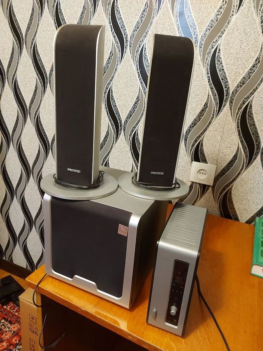 Продаётся монитор, колонки и системный блок