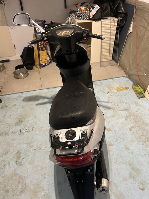 Scooter pe benzina