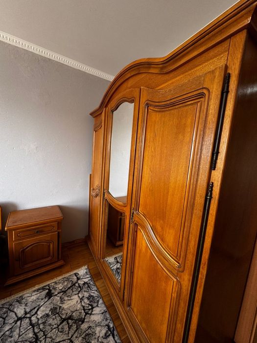 Продам шкаф из дерева