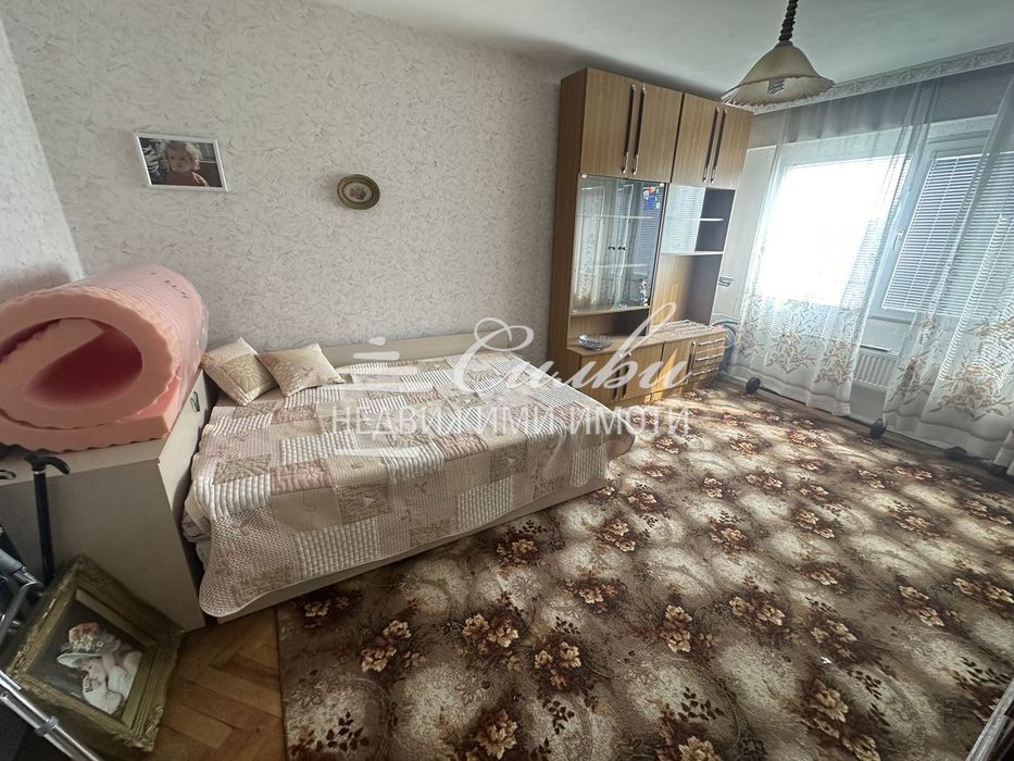 Продава се Тристаен апартамент в Шумен, Тракия - 76 кв.м за 1074 €/кв.м - Снимка #4