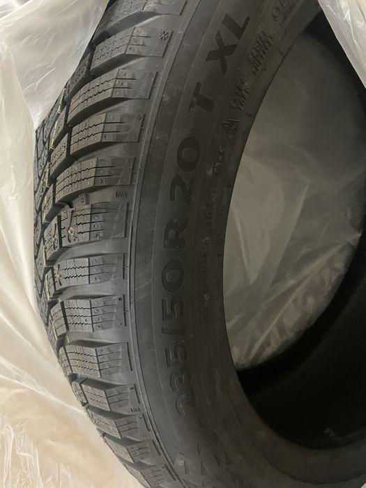 Зимние шины с шипами R20