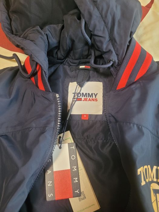 Geaca Tommy hilfiger 100% originala fete-S
