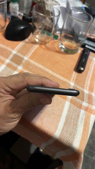 Продава iPhone 8 64Gb