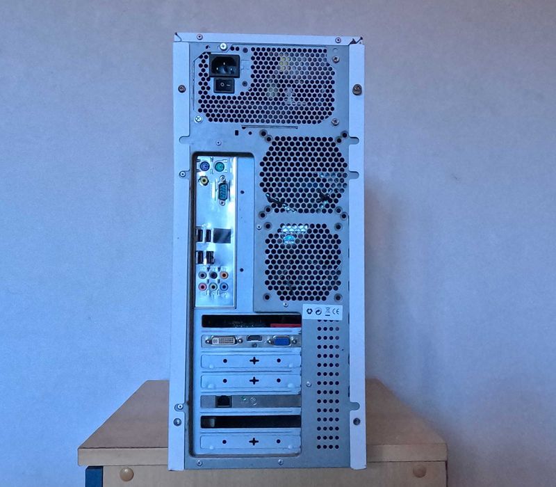 Calculator retro - perfect pentru jocuri vechi (gt620, 4 GB RAM, win7)