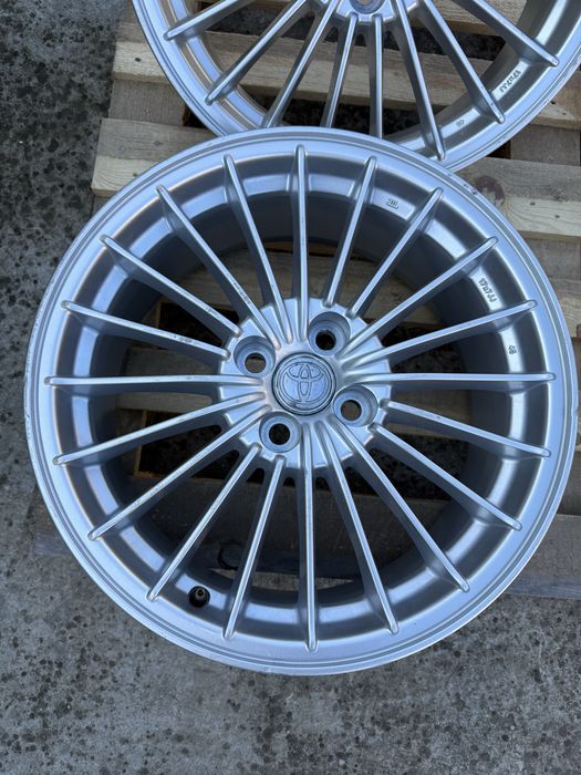 4x100 17, Toyota Yaris