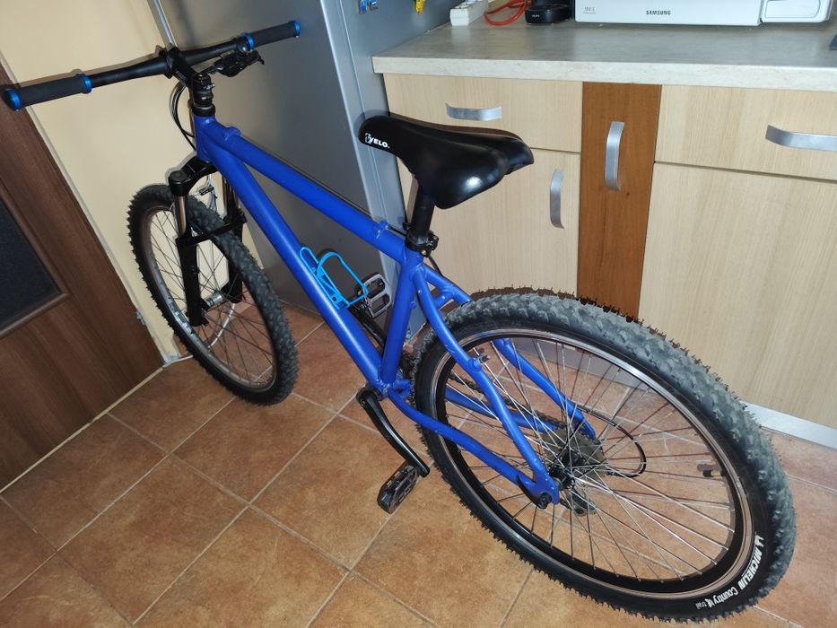 Bicicleta mountain bike pe 26"