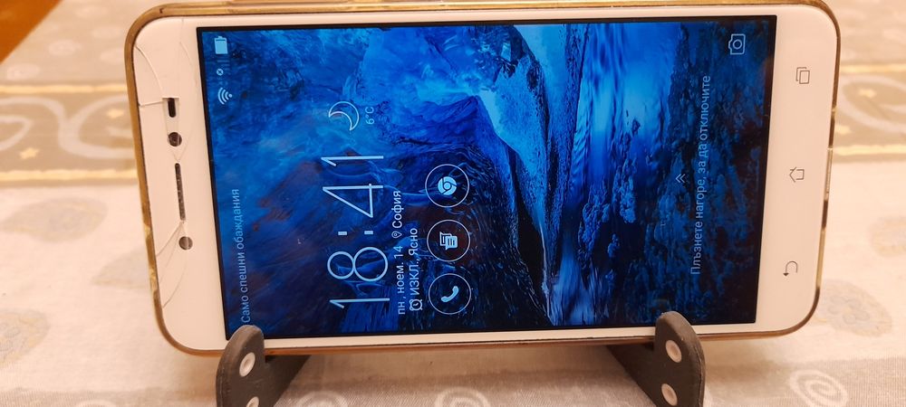Продавам " ASUS "/Realme UI