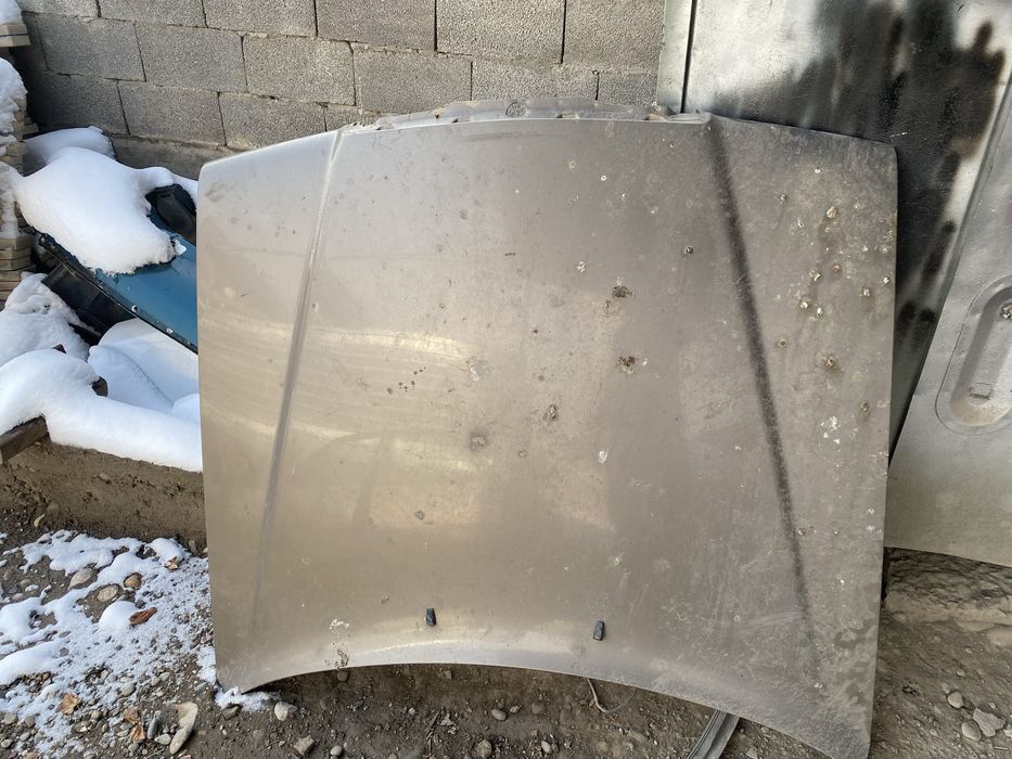 Капот от мерседес