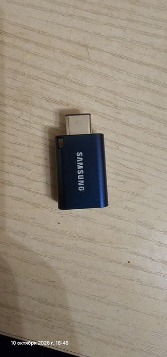 Продам флешку на 64 Гигабайт