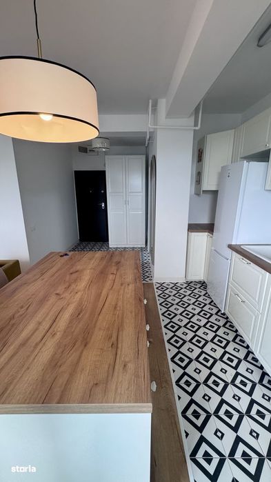 Studio modern prima inchiriere | parcare | metrou | aer conditionat.