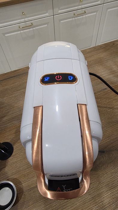 Vand expresoare de cafea cu pastile 4 in 1 CafeLefe Nou