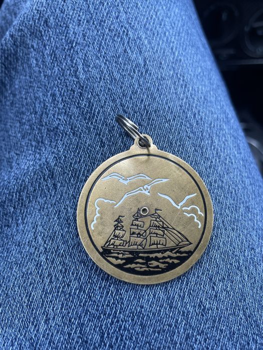 Breloc calendaristic din alama de 40 ani