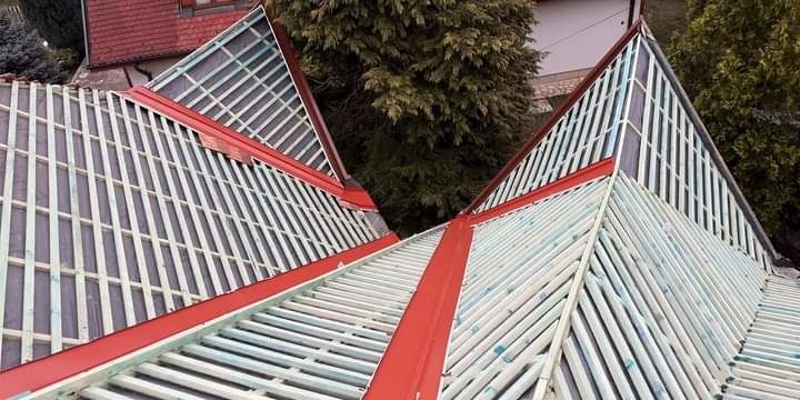 Acoperișuri și montaj reparatii de urgență