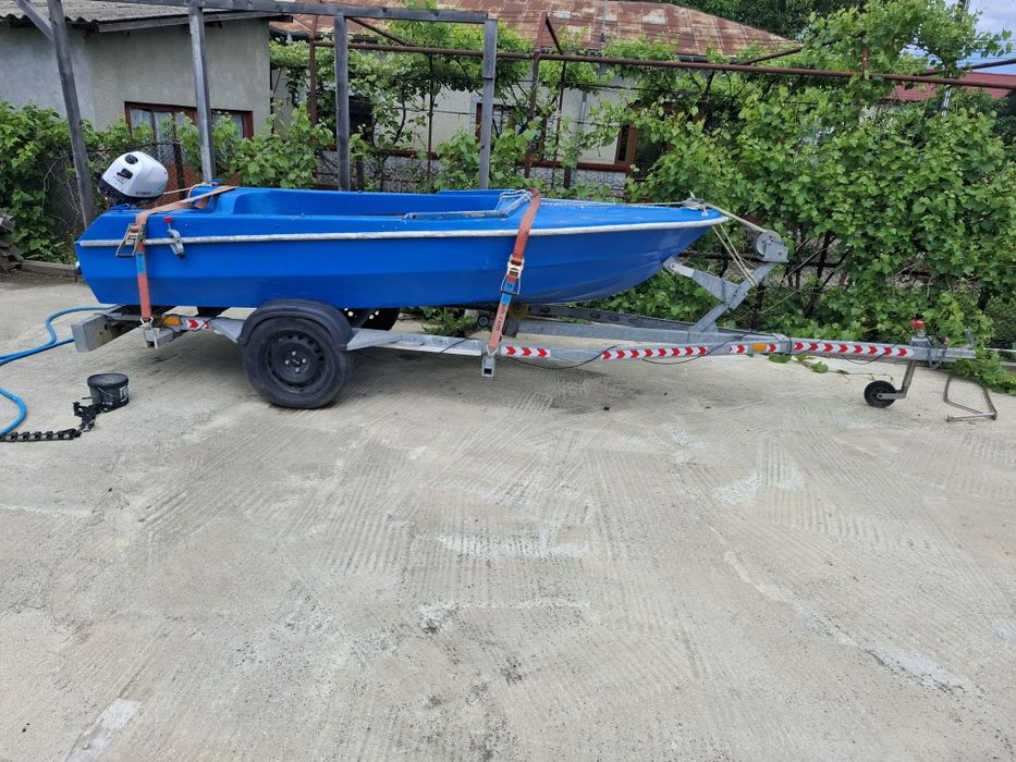 Barcă fibră + motor + peridoc
