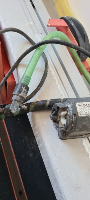 Masina de tăiat gresie și faianță cu apa