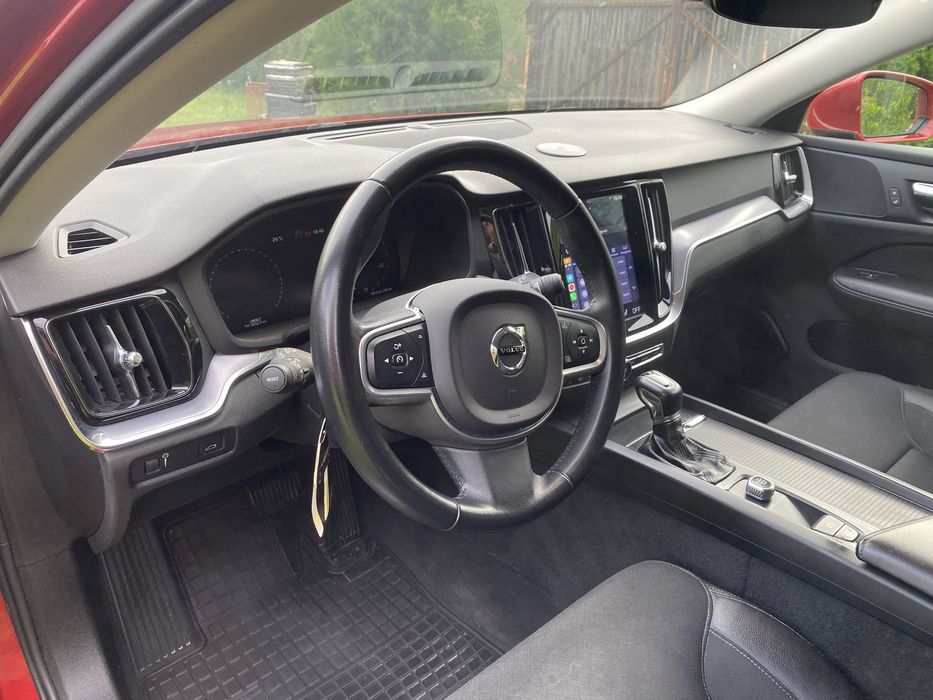 Volvo V60 D3 (TVA deductibil)