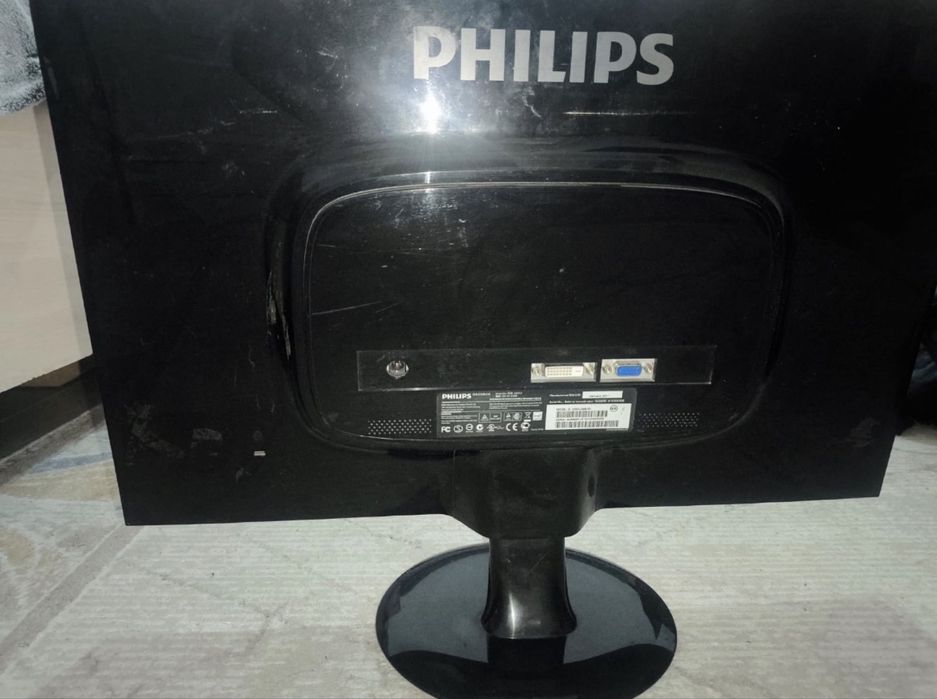 Монитор Philips