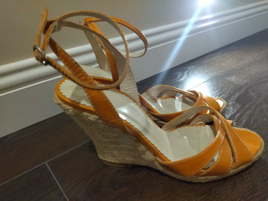 Плетени сандали на платформа ZARA