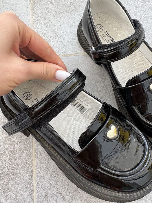 Продам туфли для девочки